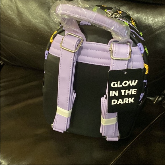 Her Universe The Nightmare BC Glow-In-The-Dark Oogie Boogie Dice Mini - Picture 3 of 5